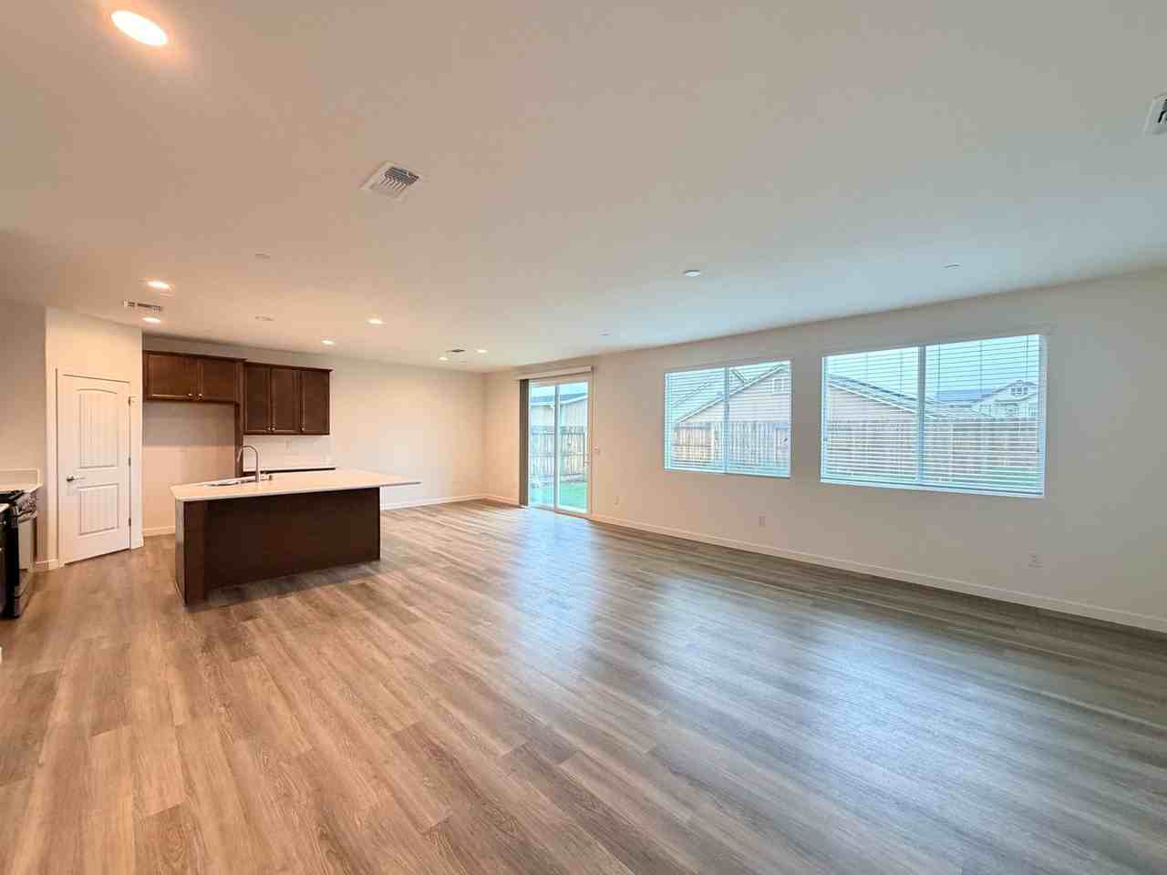 1858 Morro Ct - Photo 5 of 37