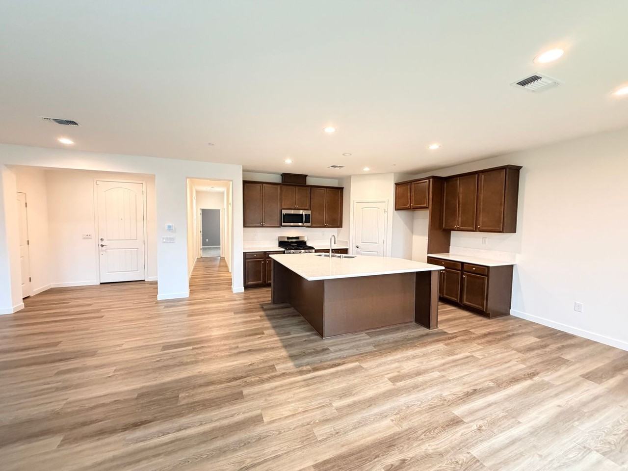1858 Morro Ct - Photo 7 of 37