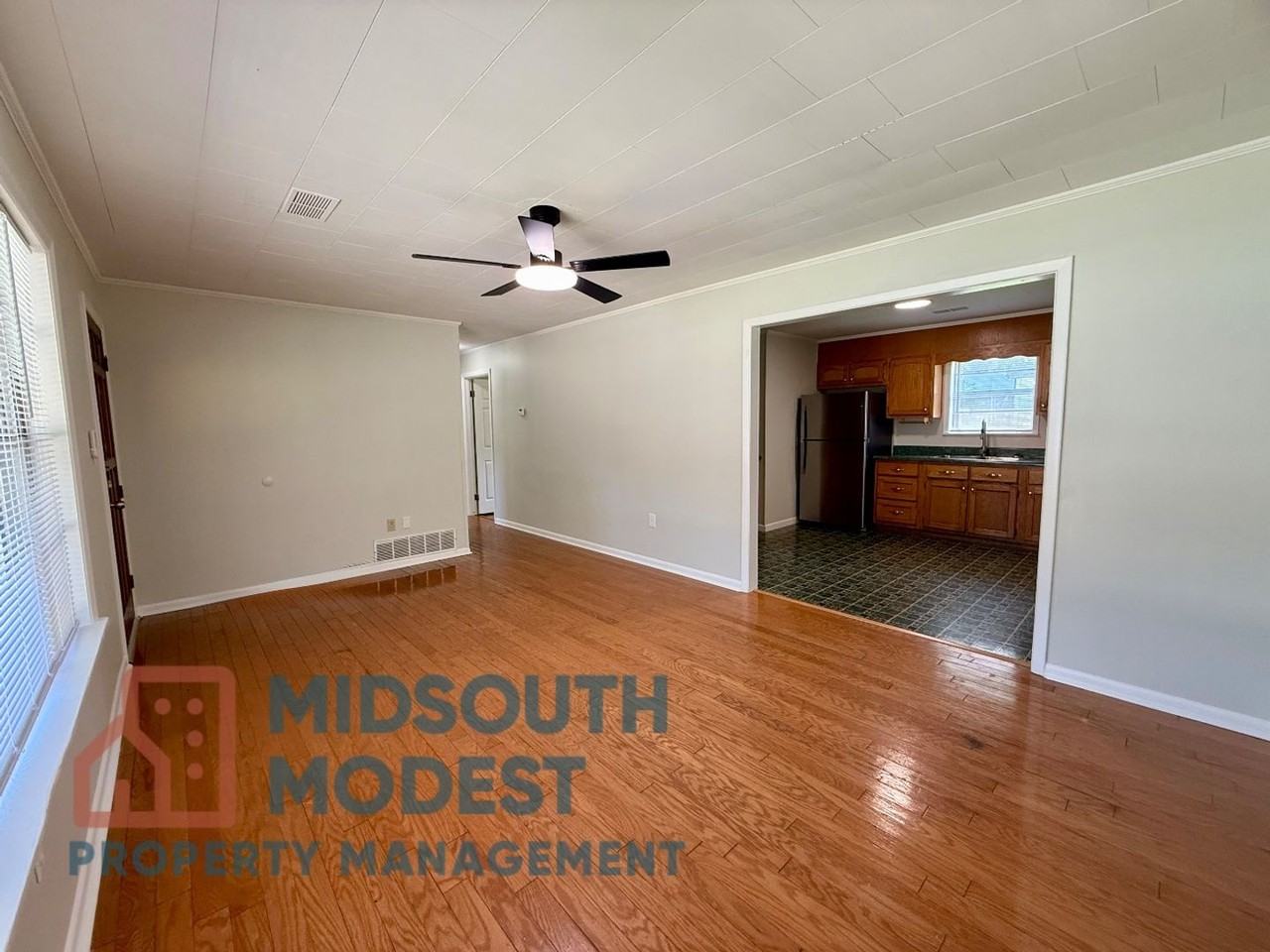 211 Tech St - Photo 5 of 27