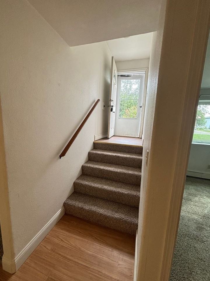 2406 Mercier St - Photo 3 of 9