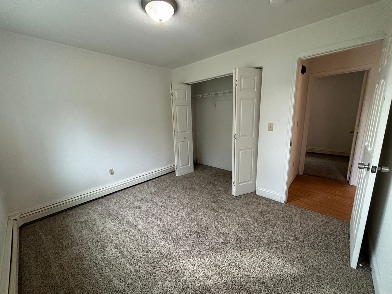 2406 Mercier St - Photo 4 of 9