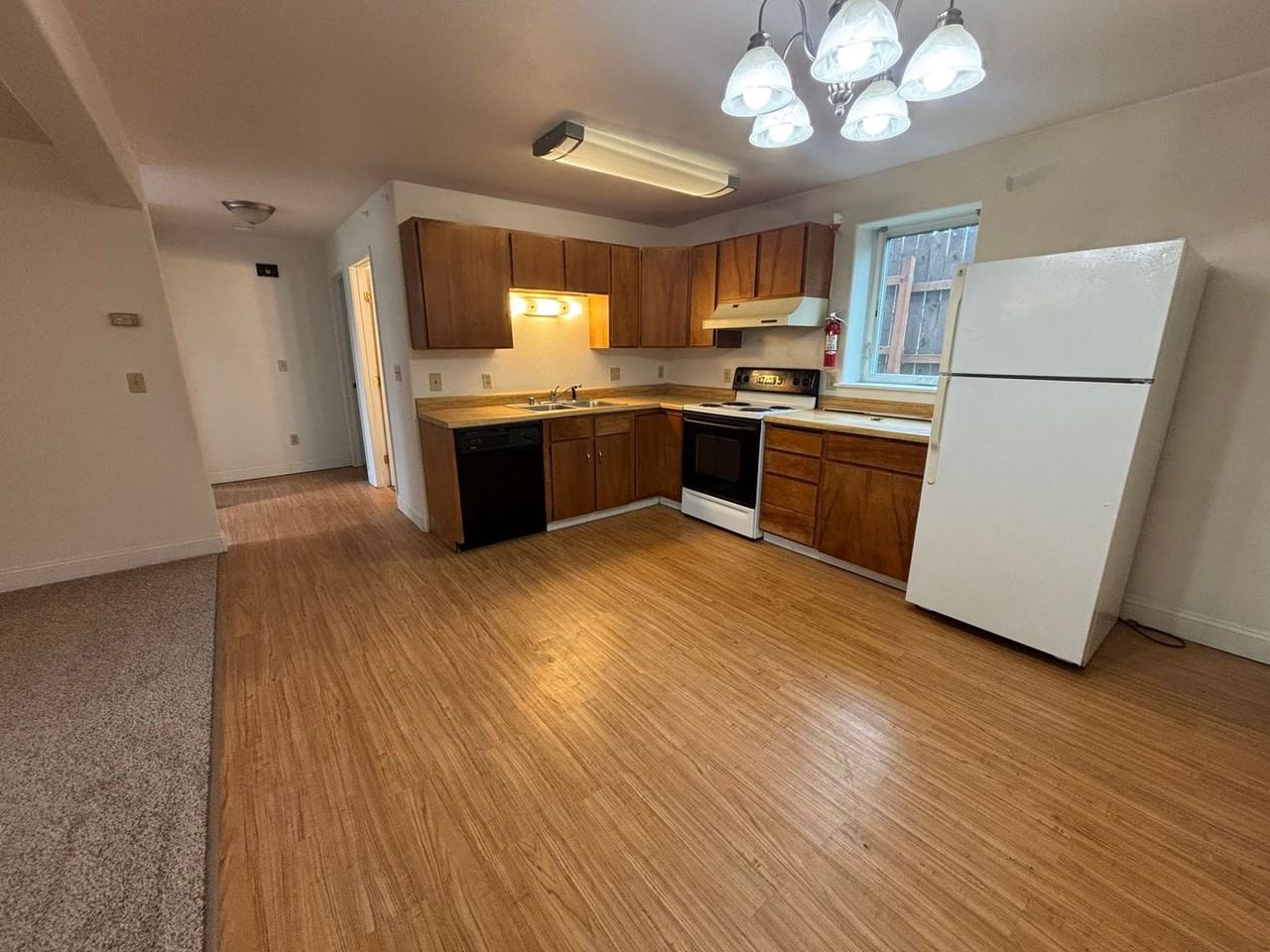 2406 Mercier St - Photo 7 of 9