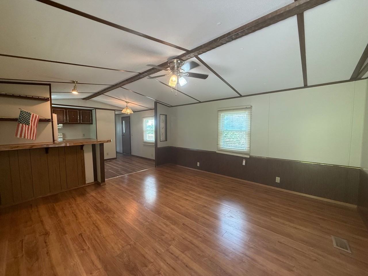 133 Patricia Ln - Photo 2 of 23