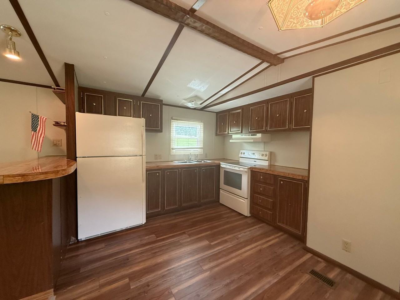 133 Patricia Ln - Photo 5 of 23