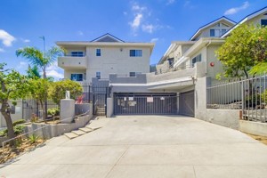 featured image of 4967 Auburn Dr