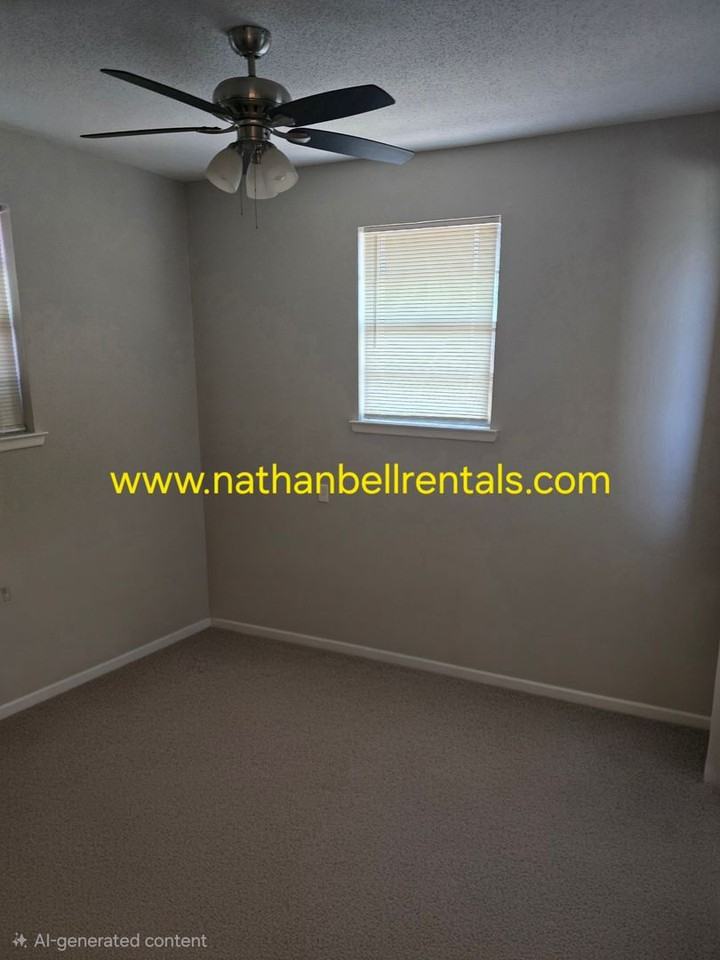 1075 22nd St Ne - Photo 4 of 10