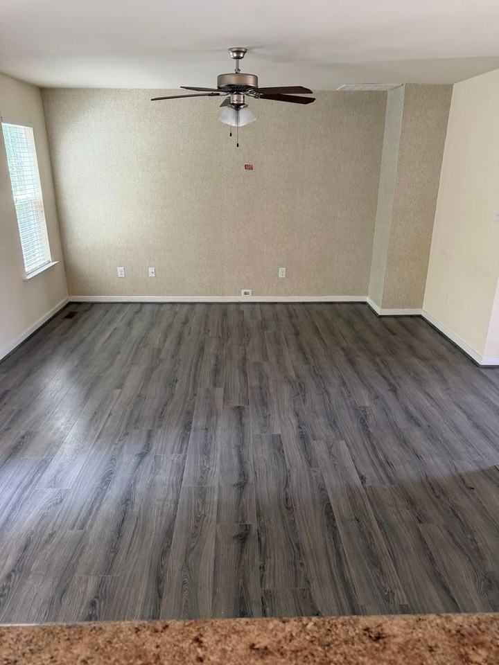 4307 Twisted Oak Dr - Photo 4 of 11