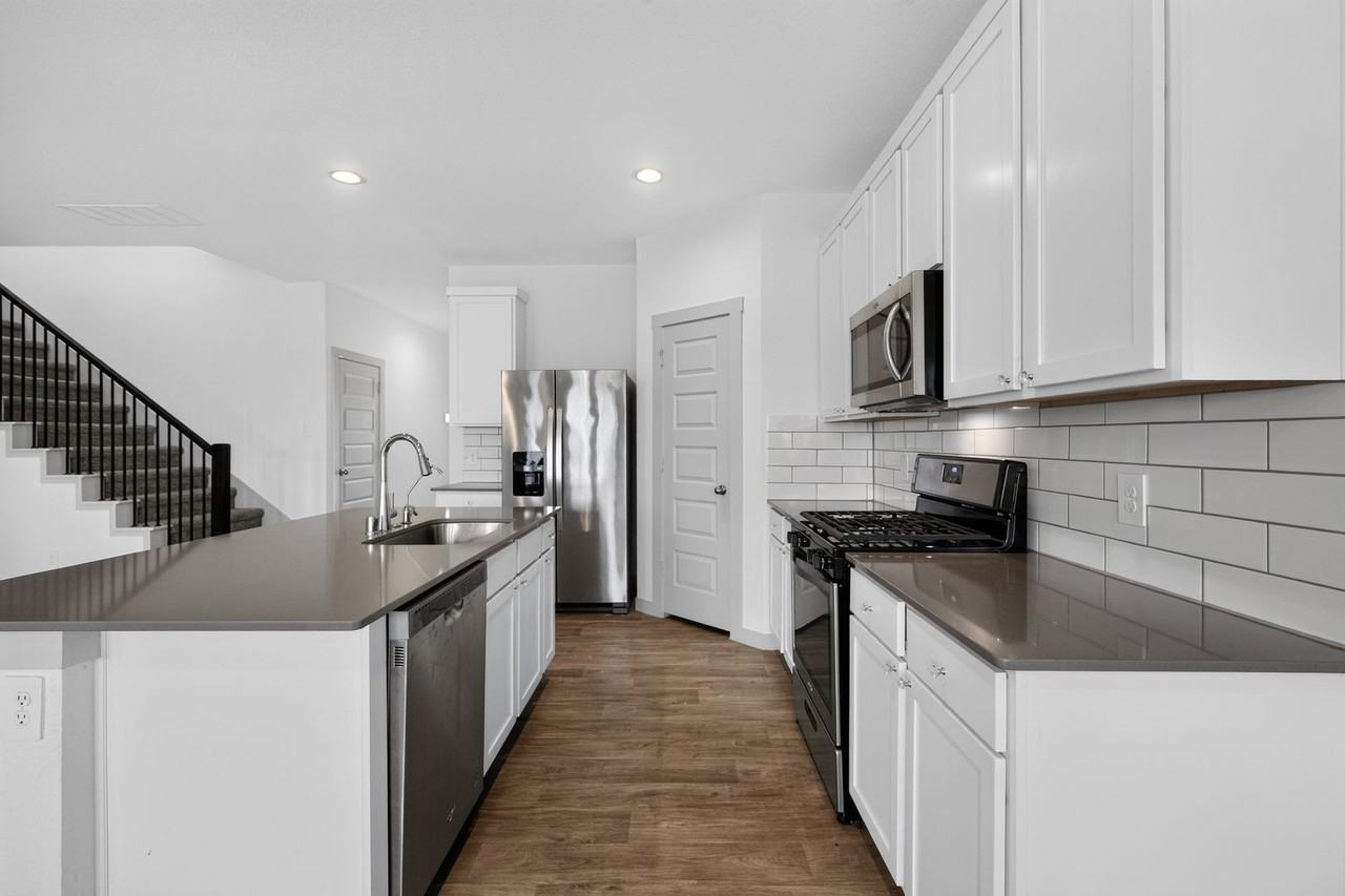 14407 Sweet Water Dr - Photo 4 of 15