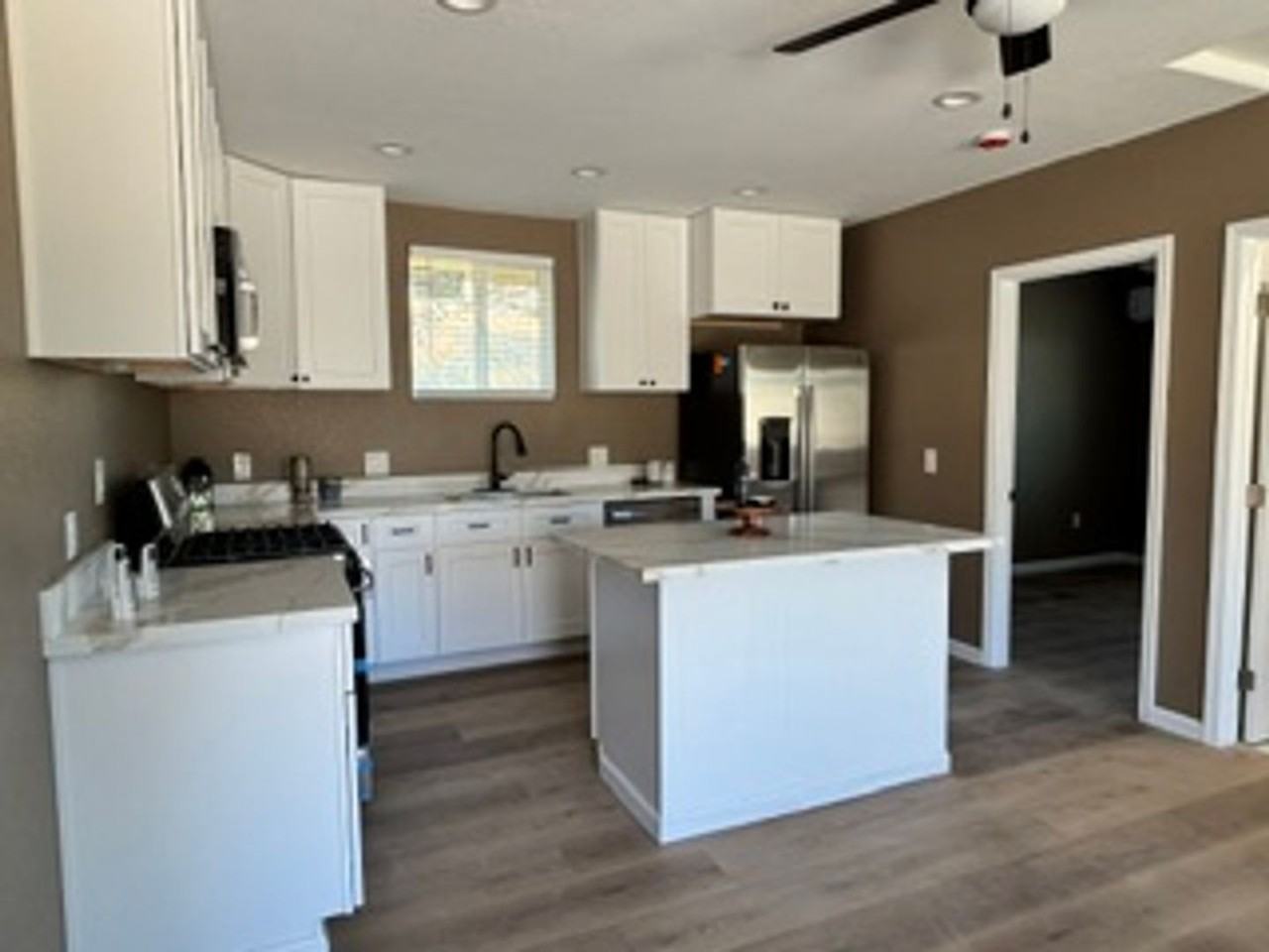 23578 Lakeview Dr - Photo 6 of 28