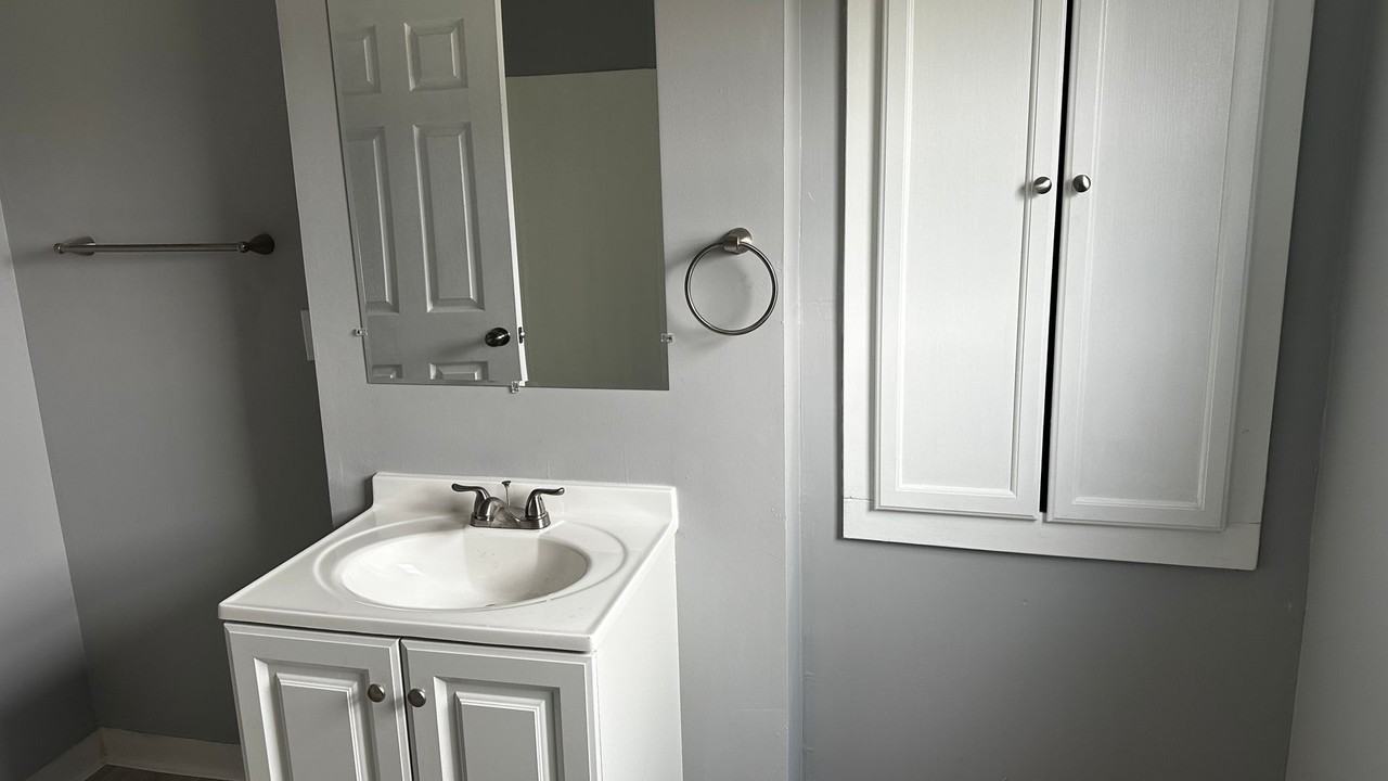 8113 Platt Ave - Photo 5 of 11