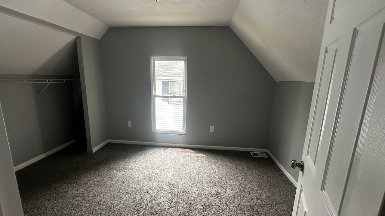 8113 Platt Ave - Photo 6 of 11