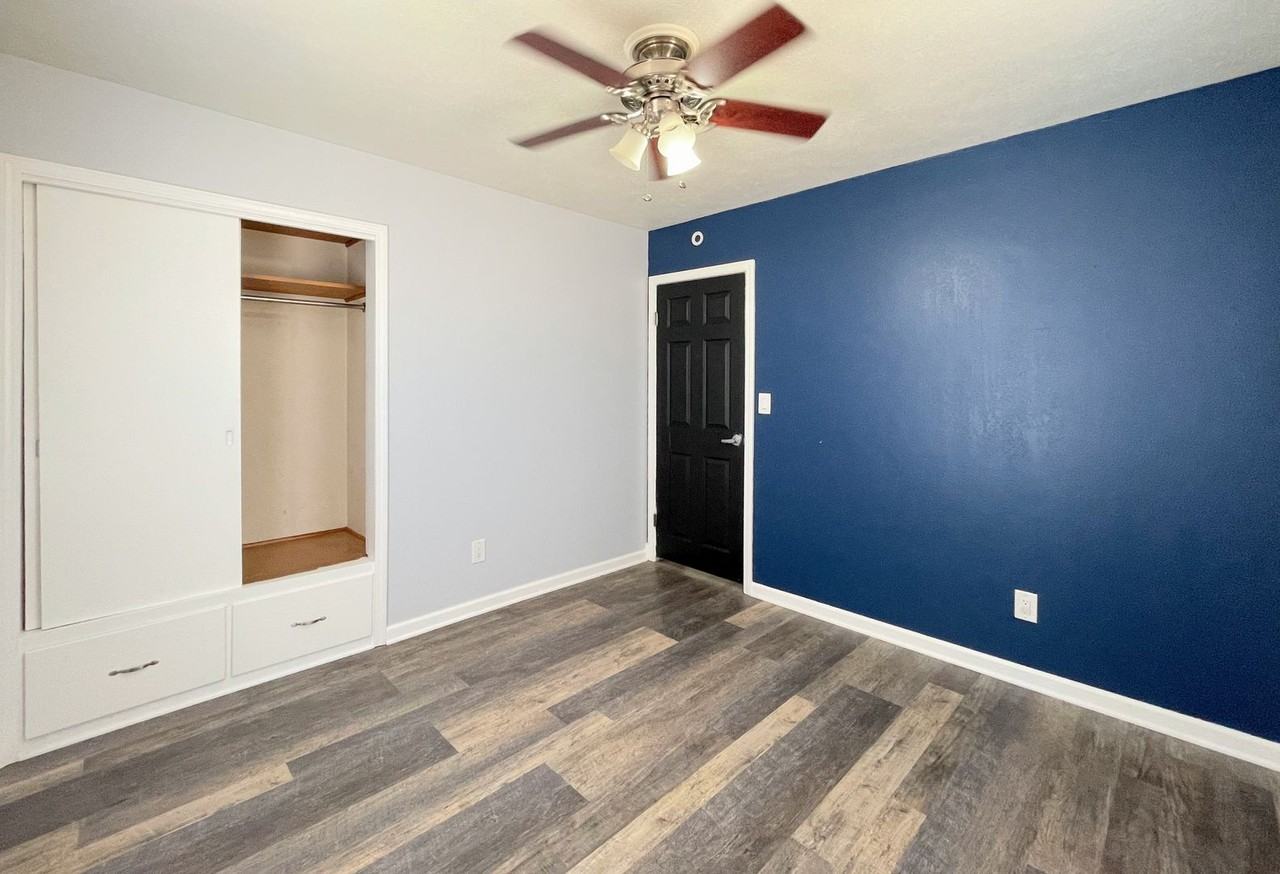 302 N Reno St - Photo 7 of 19