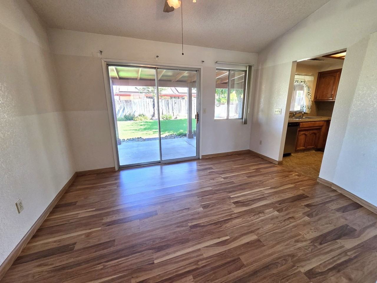 550 Black Oak Ave - Photo 4 of 14