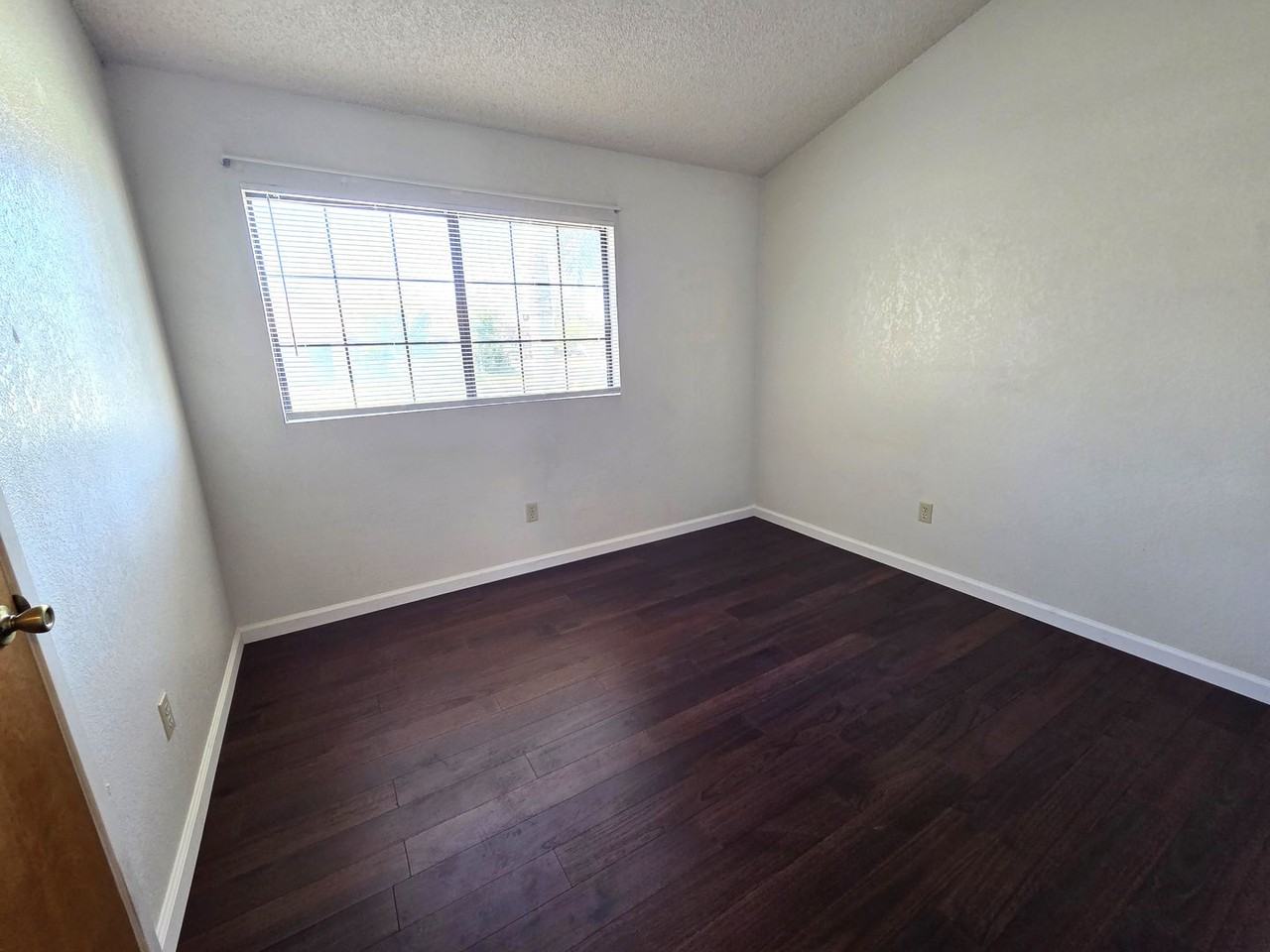 550 Black Oak Ave - Photo 7 of 14