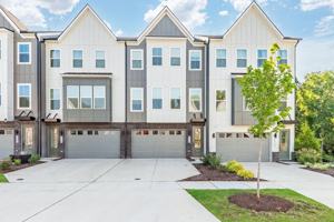 featured image of 2115 Opulent Oaks Ln