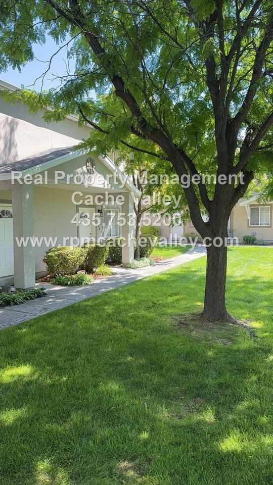 99 Penhurst Pl - Photo 2 of 11