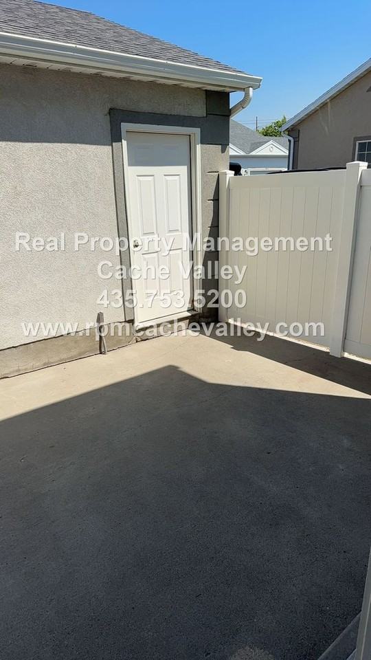 99 Penhurst Pl - Photo 3 of 11