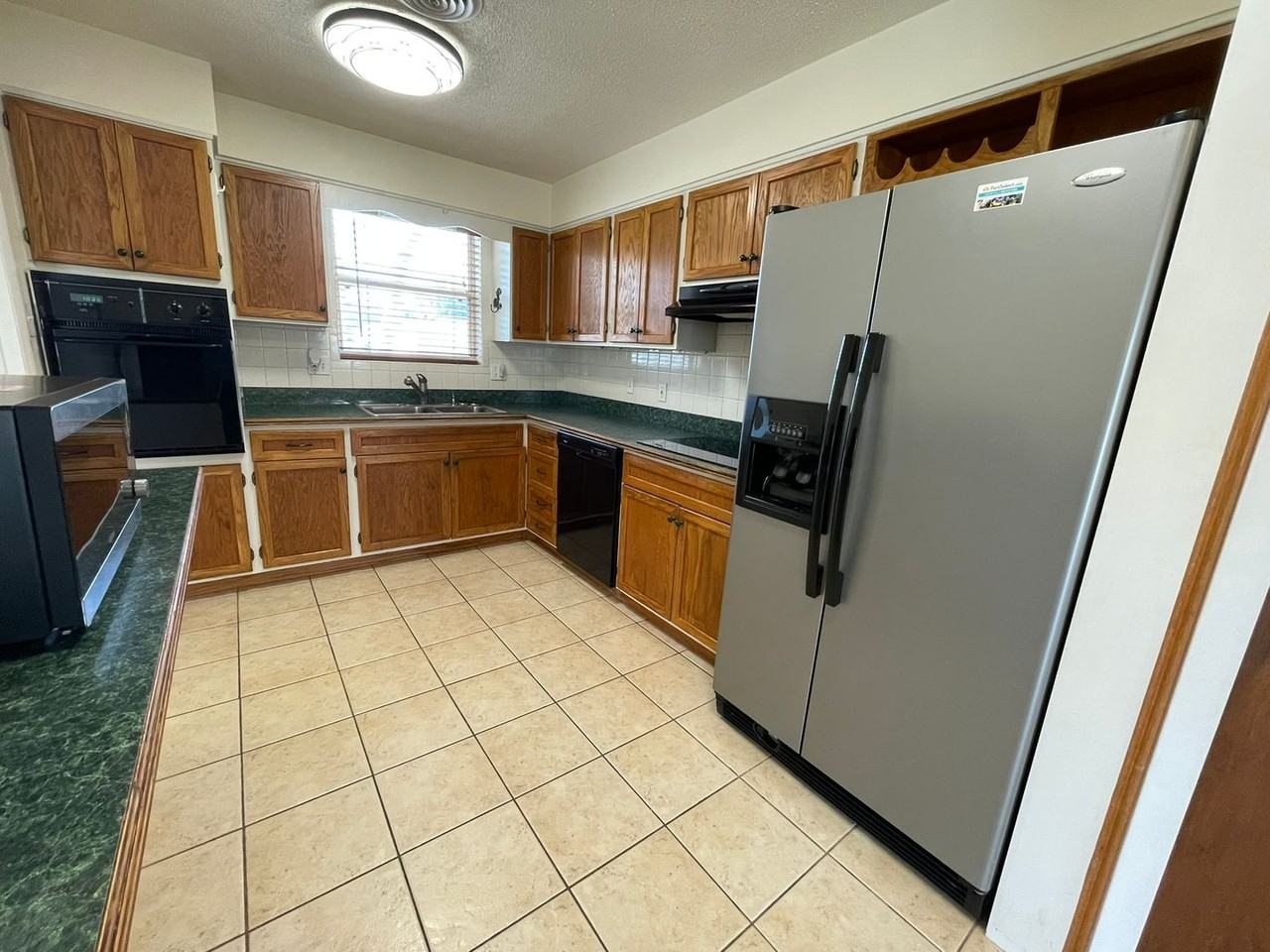 135 Kent Dr - Photo 6 of 24