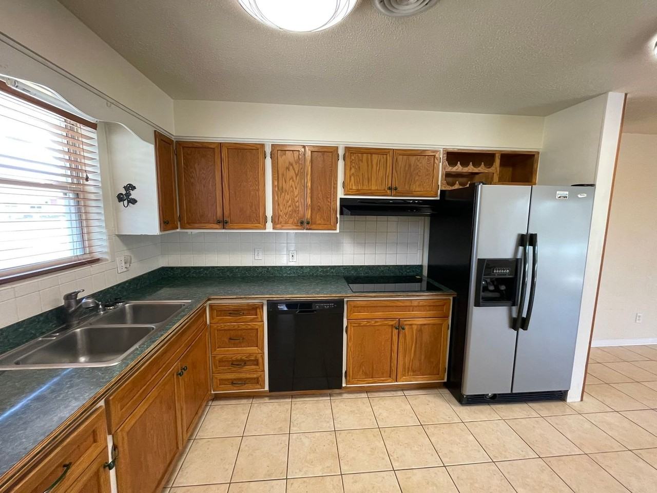 135 Kent Dr - Photo 7 of 24