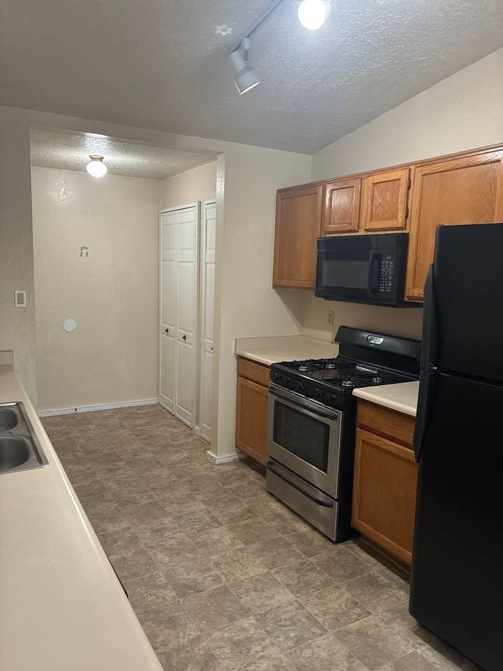 5432 Pepperwood Ct Nw - Photo 2 of 12