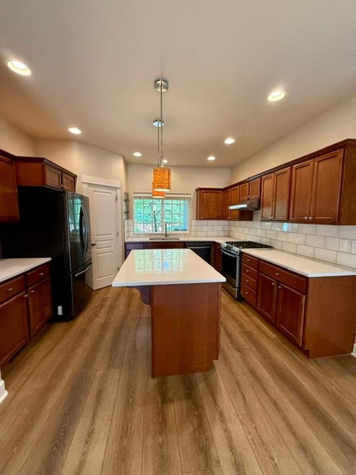 20441 Aberdeen Dr - Photo 3 of 30