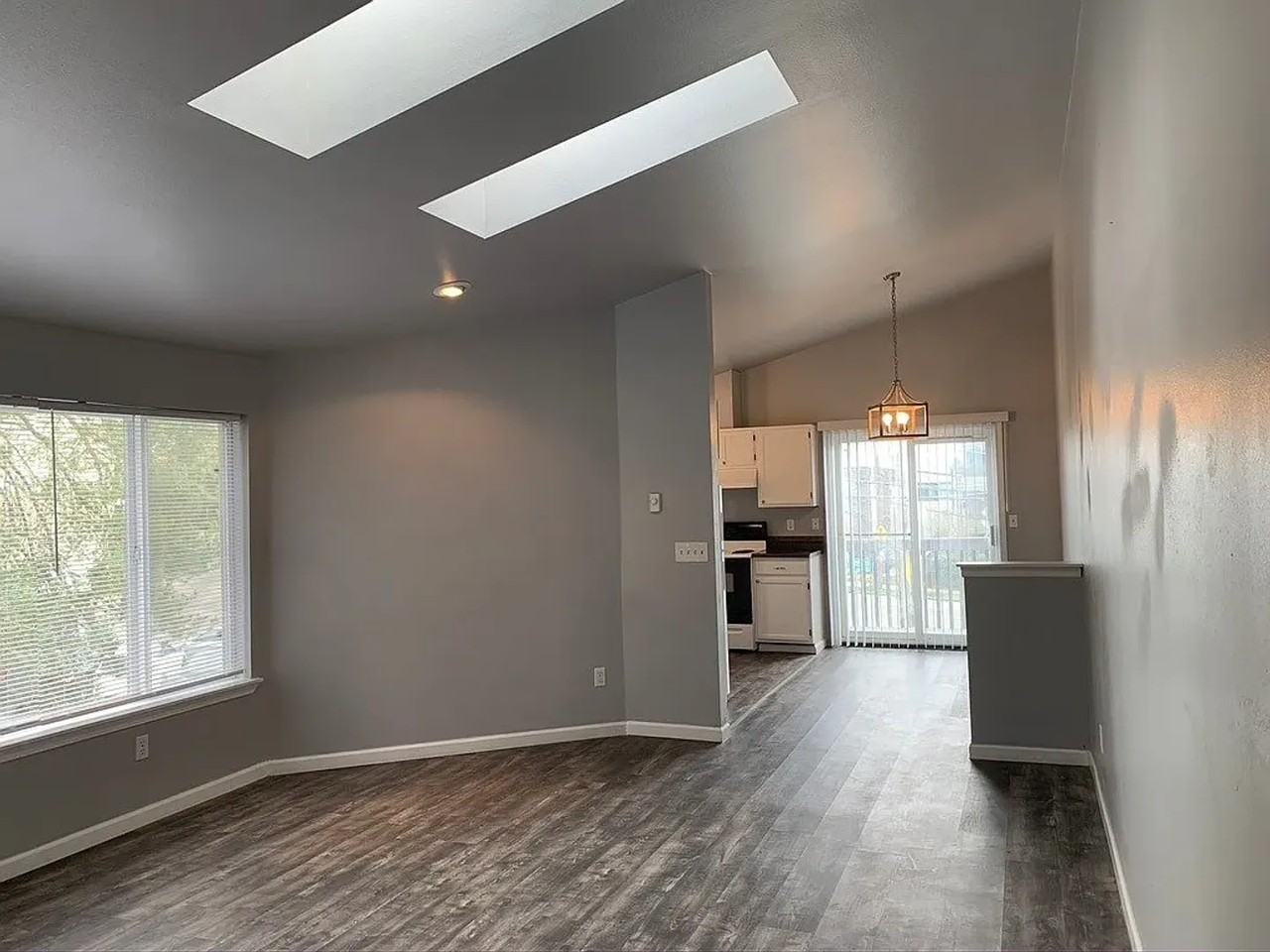 10723 Burke Ave N - Photo 5 of 18