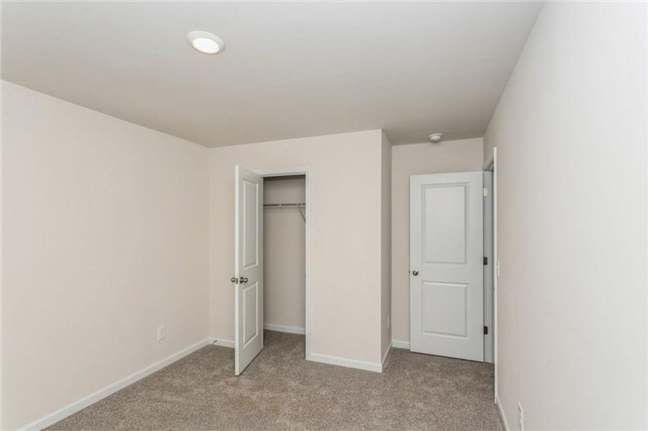 626 Mackenzie Cv - Photo 2 of 8