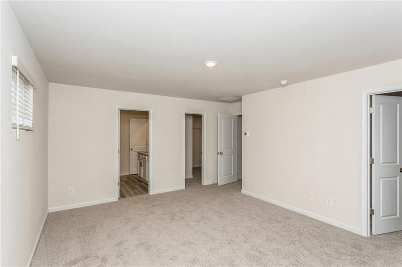 626 Mackenzie Cv - Photo 4 of 8