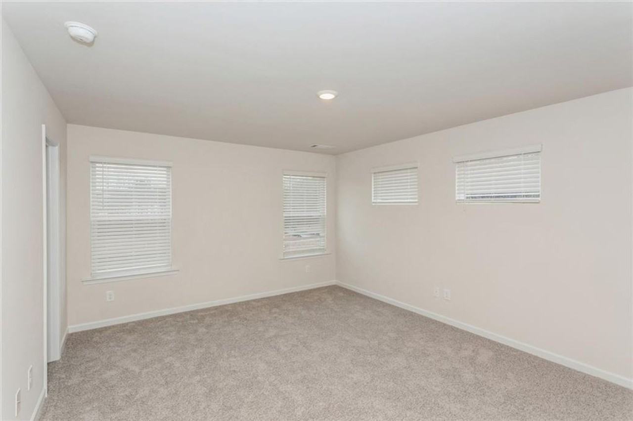 626 Mackenzie Cv - Photo 6 of 8