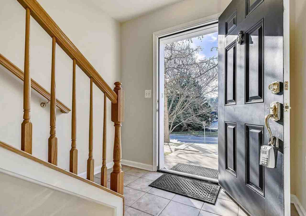 543 Ensemble Ct - Photo 6 of 50