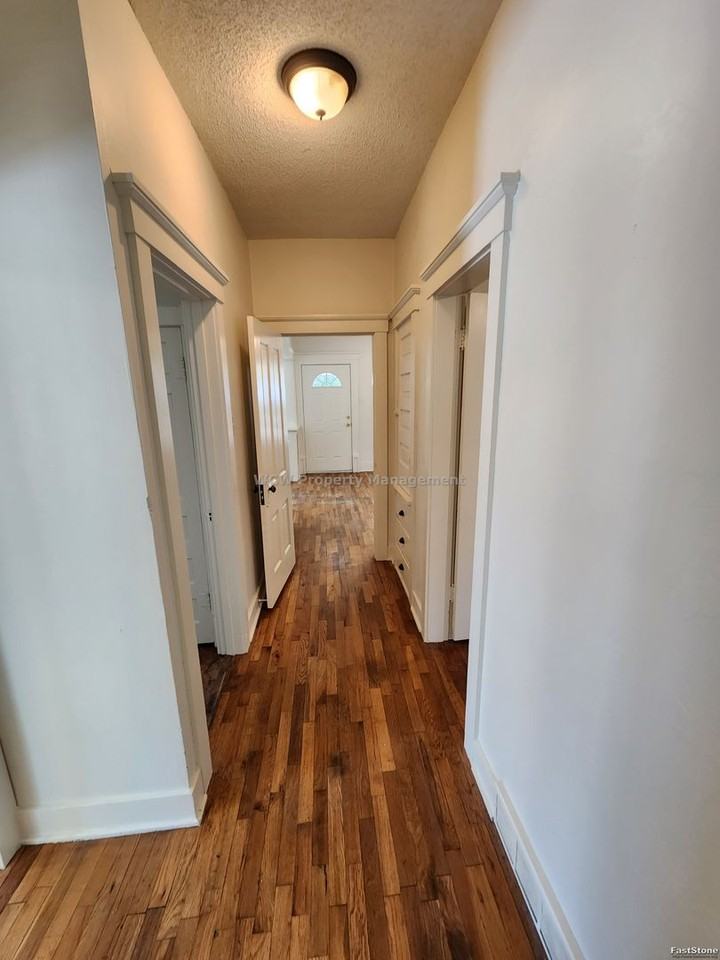 1014 Sw 9th St - Photo 5 of 14