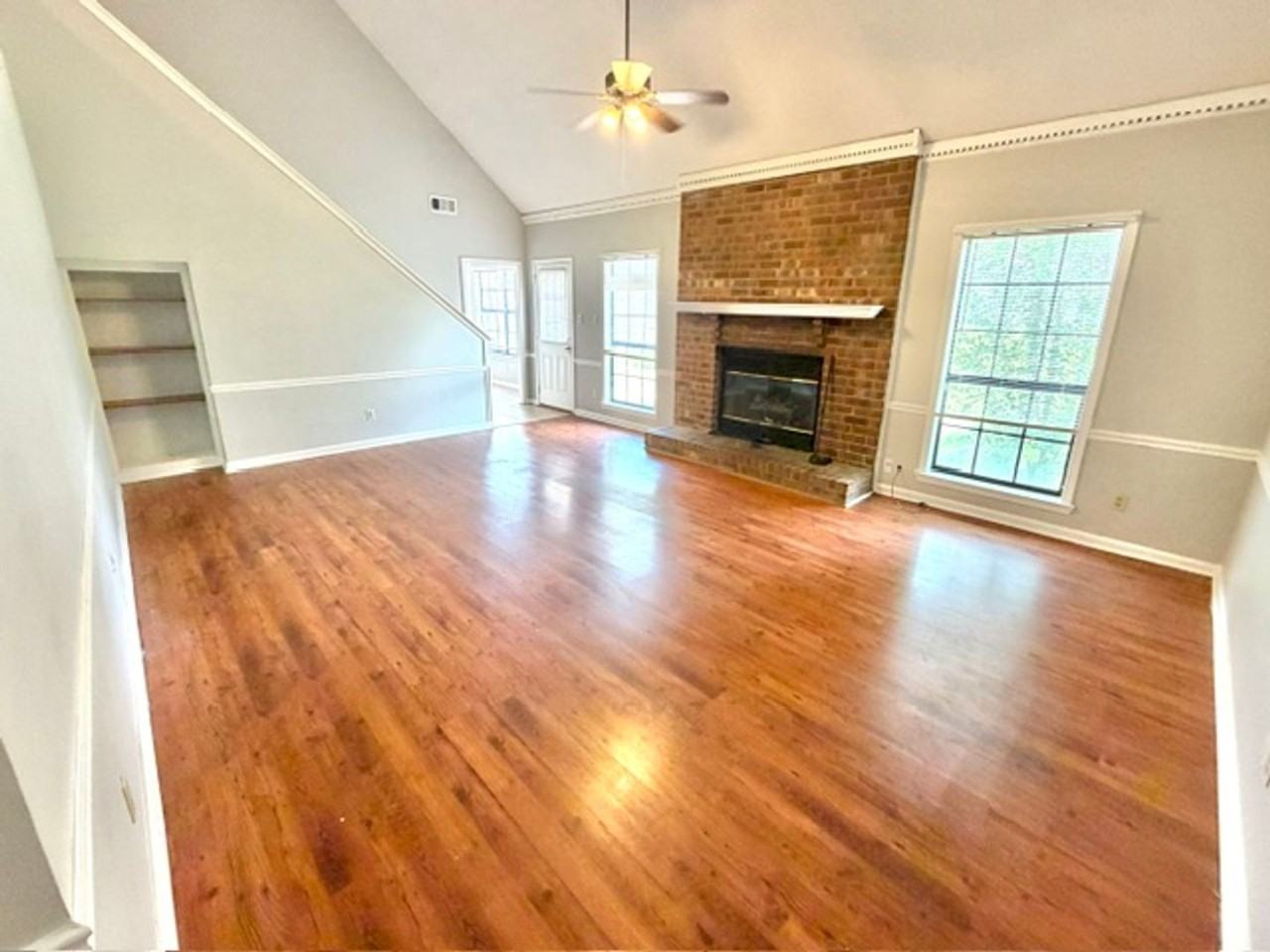 6383 Eastbrier Dr - Photo 3 of 14