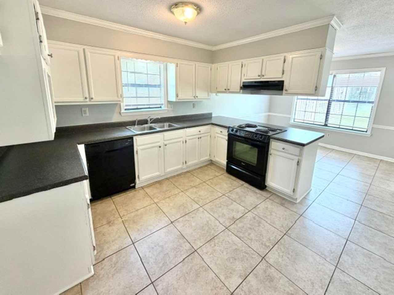 6383 Eastbrier Dr - Photo 4 of 14