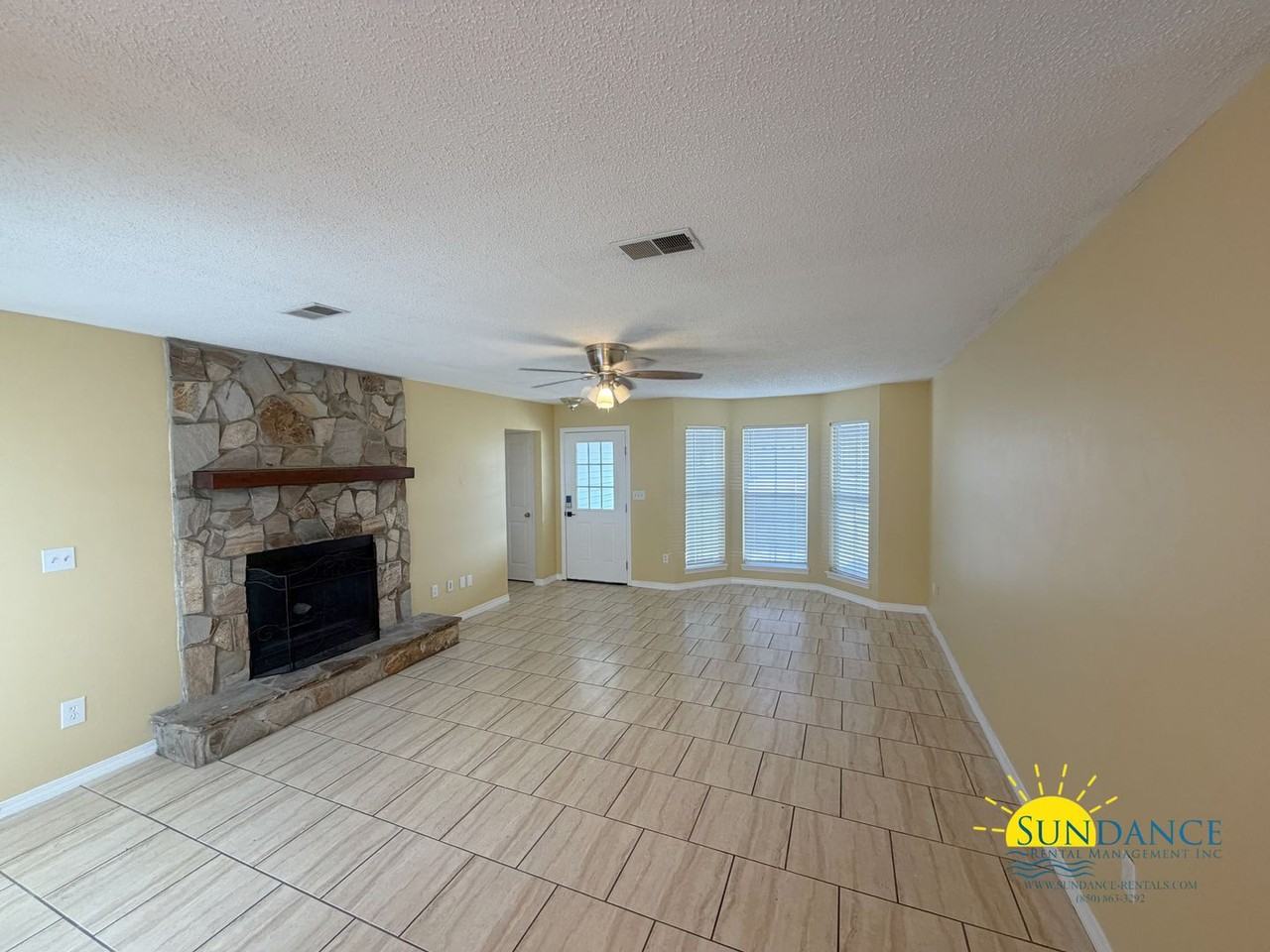 134 Midland Ct - Photo 2 of 15