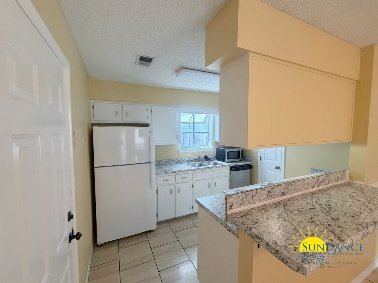 134 Midland Ct - Photo 4 of 15