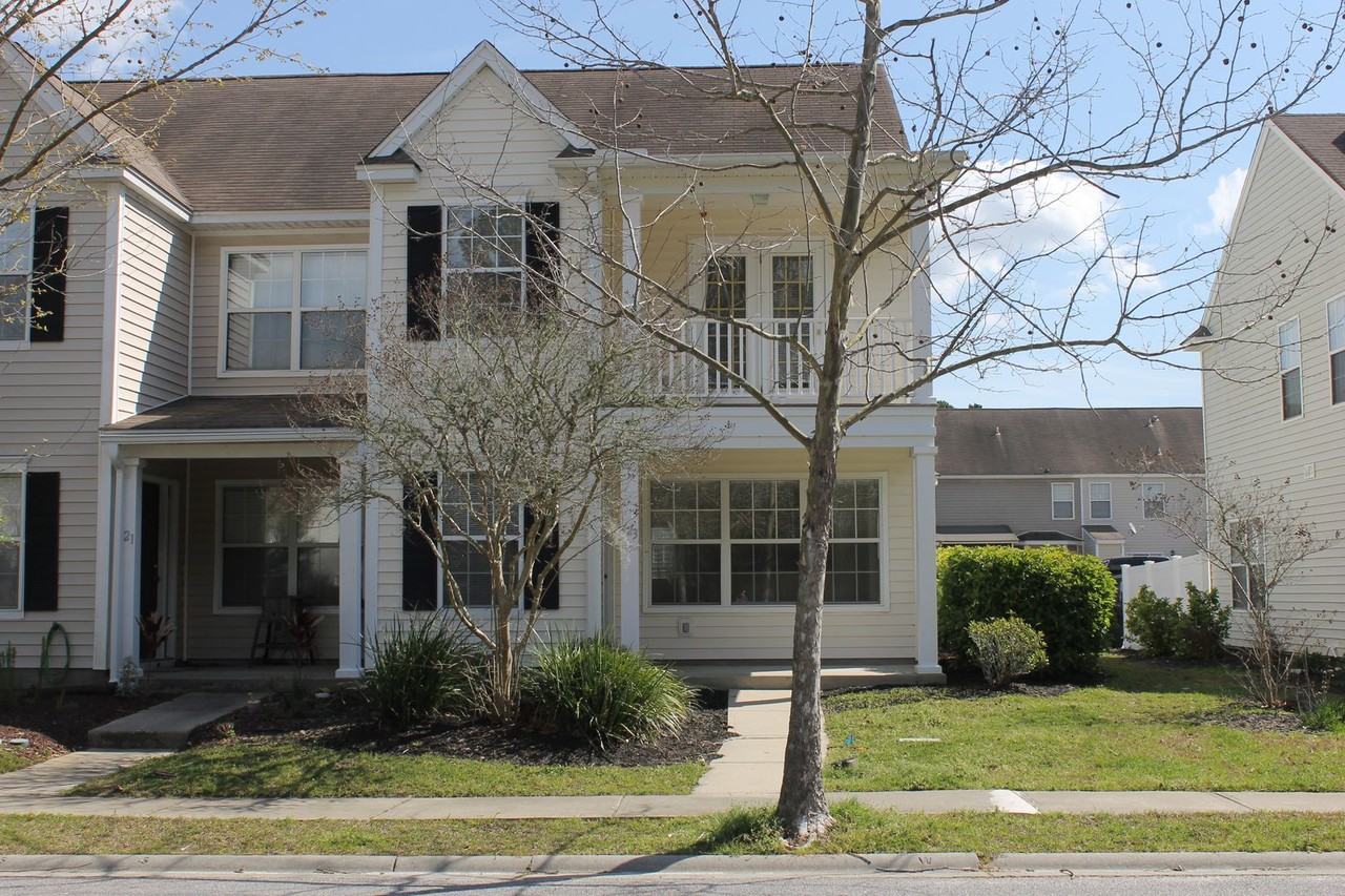 423 Lake Park Way - Photo 3 of 25