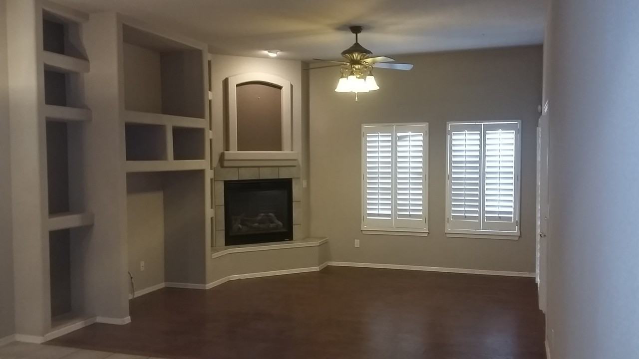 806 Elsa Ct - Photo 4 of 12