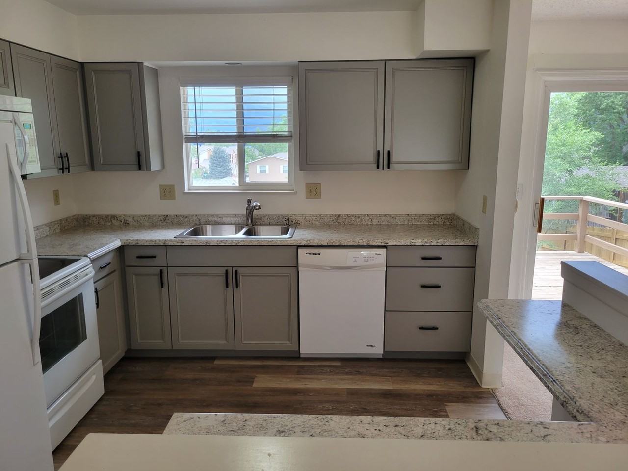 5710 Eldora Dr - Photo 3 of 25