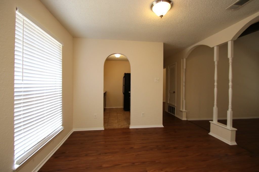 7017 Crosswood Dr - Photo 3 of 27