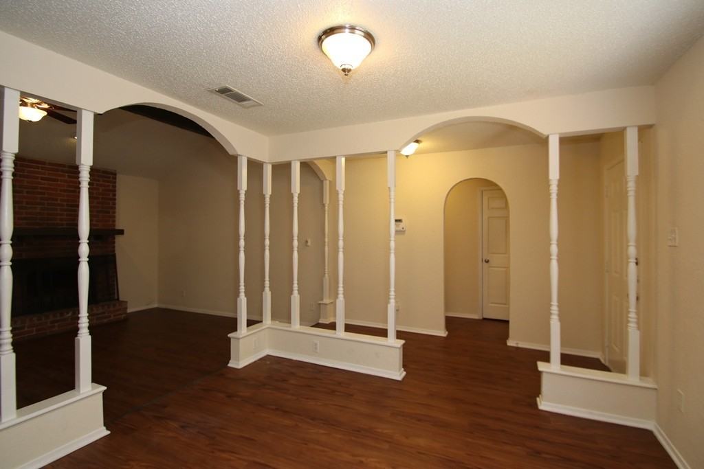 7017 Crosswood Dr - Photo 4 of 27