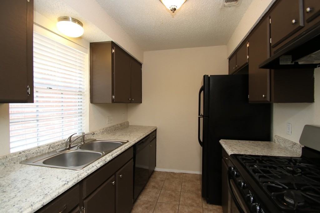 7017 Crosswood Dr - Photo 5 of 27