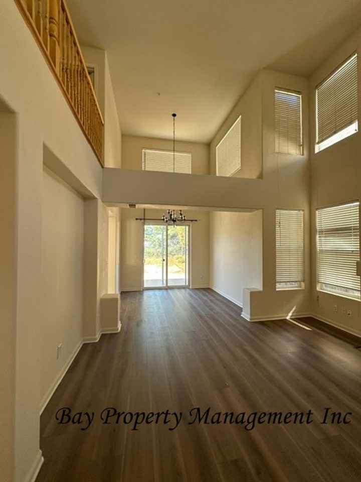 1124 Cobblestone St - Photo 2 of 13