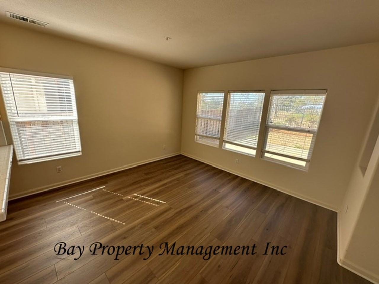1124 Cobblestone St - Photo 4 of 13