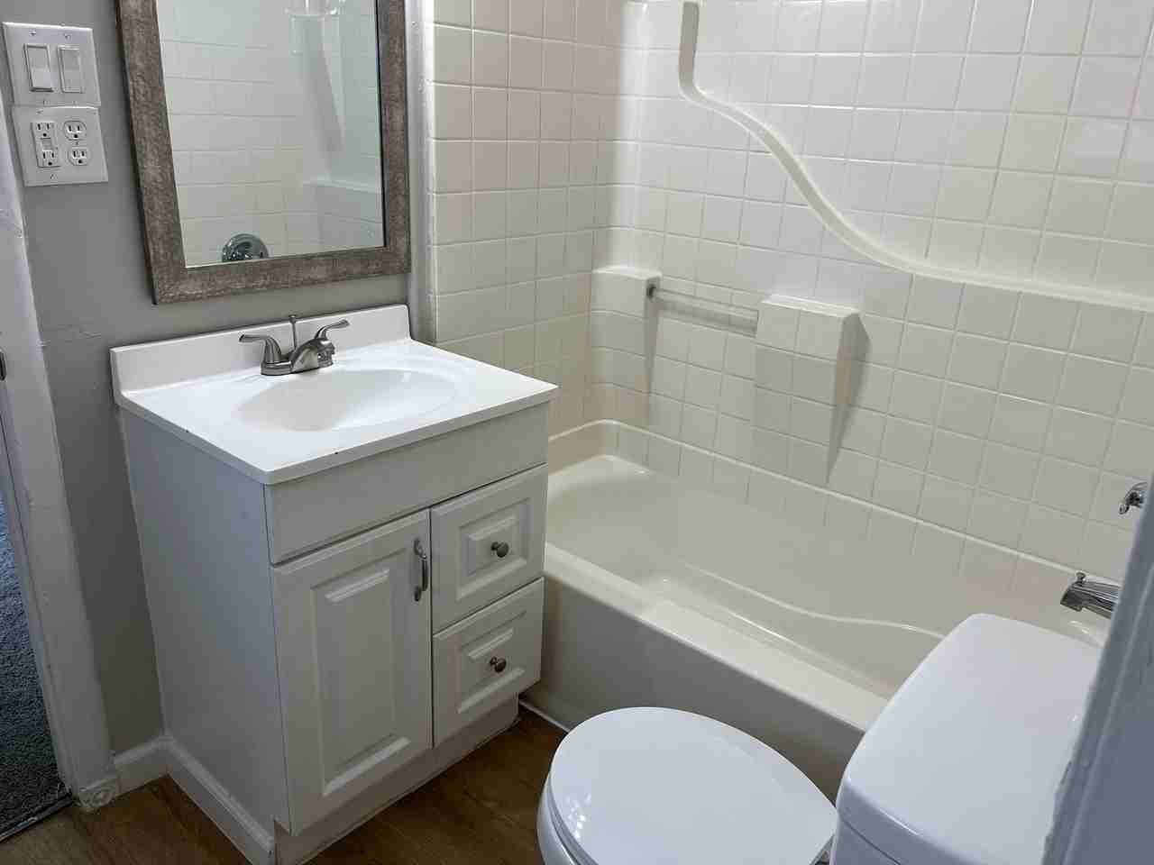 421 S Mccomas St - Photo 5 of 11