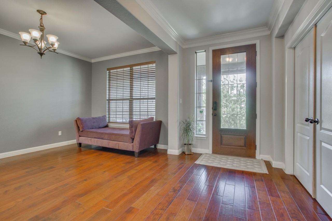 12221 Montclair Bnd - Photo 4 of 47