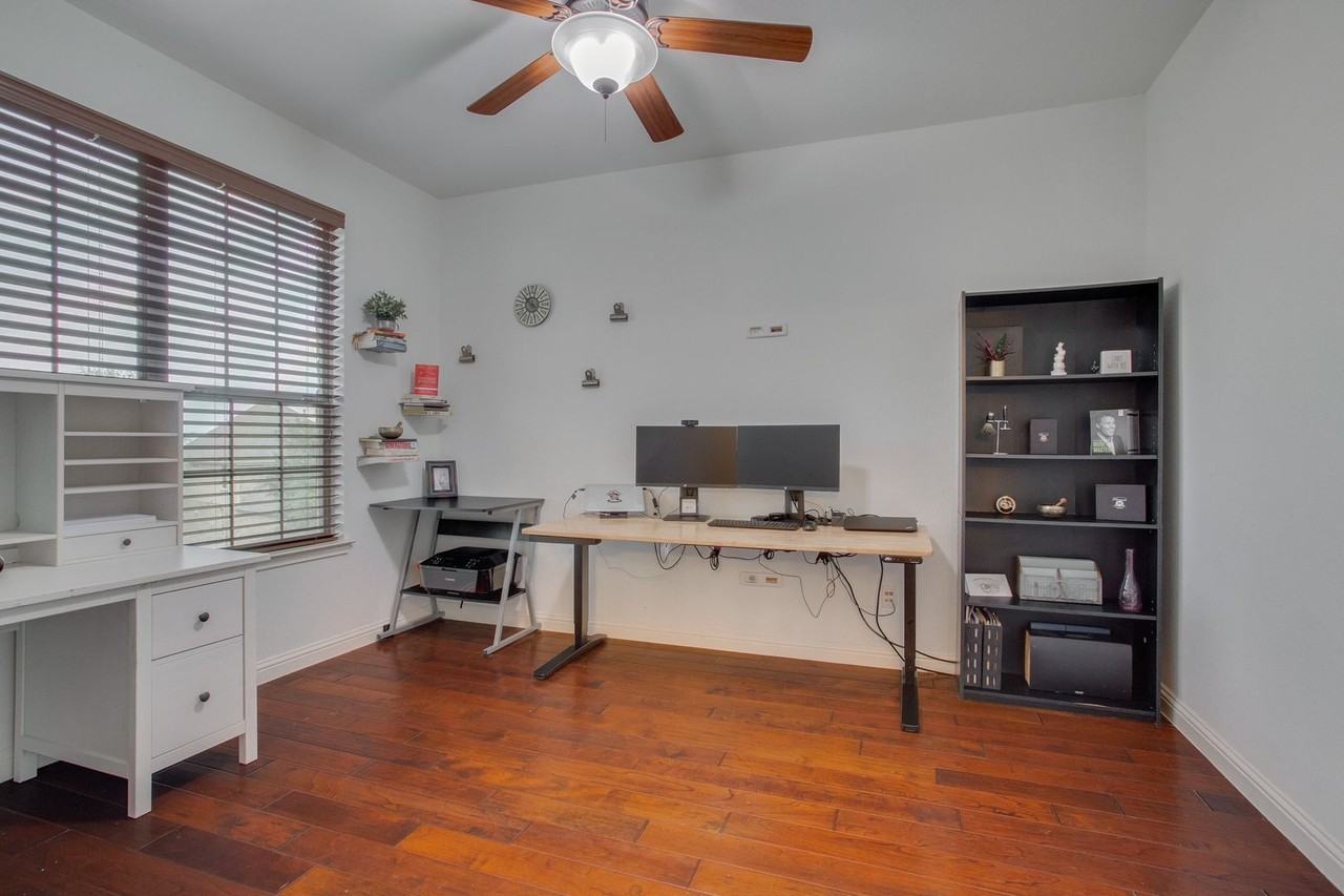 12221 Montclair Bnd - Photo 6 of 47