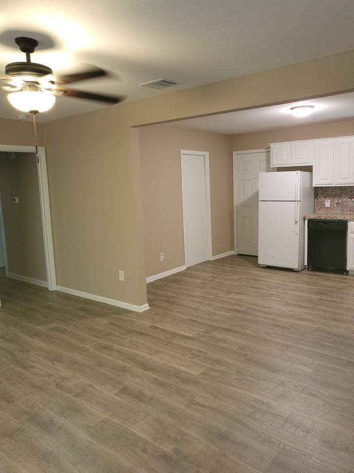 304 E Ellen Ave - Photo 3 of 24