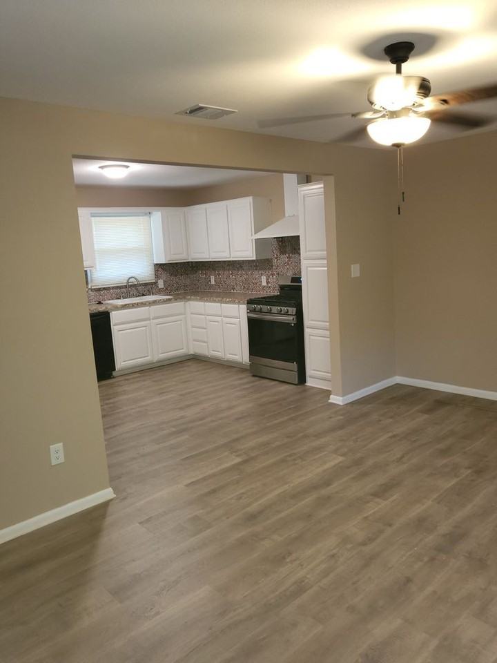 304 E Ellen Ave - Photo 6 of 24