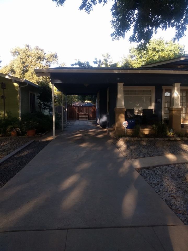537 Auburn St - Photo 4 of 19