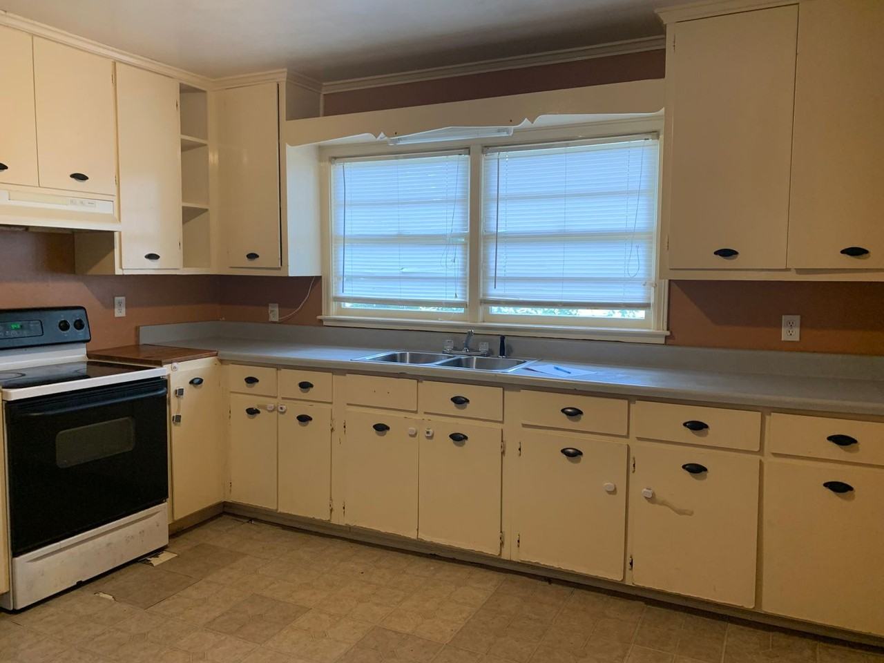 307 Rosedale Pl - Photo 2 of 19